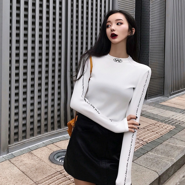 Γυναικεία μπλούζα σε μαύρο και άσπρο χρώμα