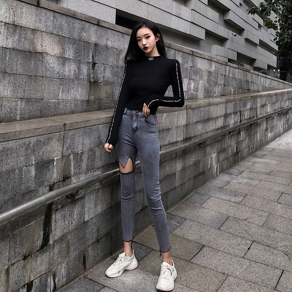 Γυναικεία μπλούζα σε μαύρο και άσπρο χρώμα