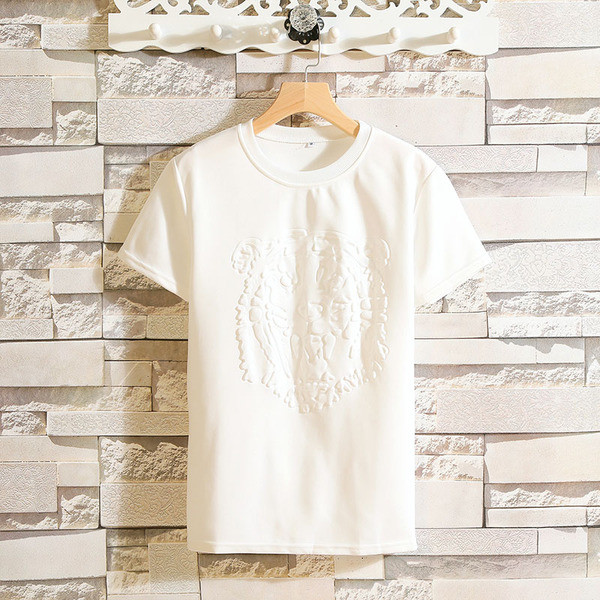 Modern férfi póló 3D alkalmazással fekete-fehérben