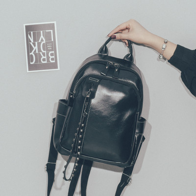 Eko bőrből készült alkalmi női hátizsák barna és fekete színben