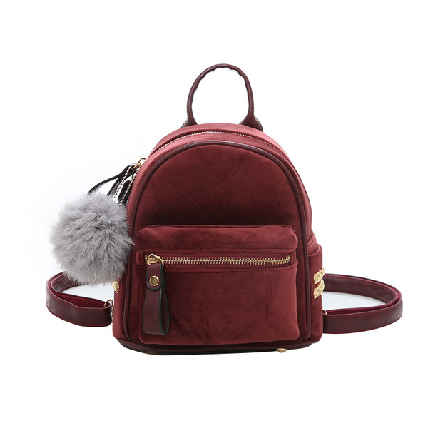 Rucsac mic de dama modern din catifea cu elemente metalice si puf in mai multe culori