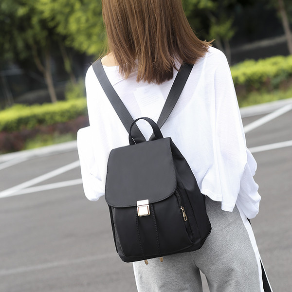 Eko bőrből készült elegáns női hátizsák fekete színben