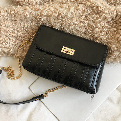 Γυναικεία τσάντα σε διάφορα χρώματα