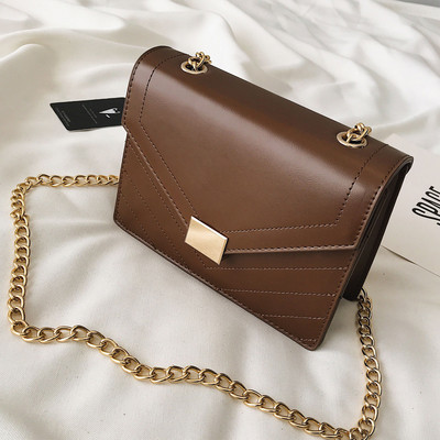 Κομψή γυναικεία δερμάτινη τσάντα