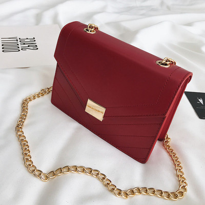 Κομψή γυναικεία δερμάτινη τσάντα