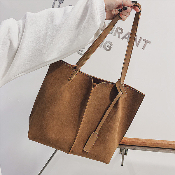 Női táska kiegészítővel több színben