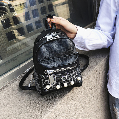 Modern női kis hátizsák több színben gyöngyökkel