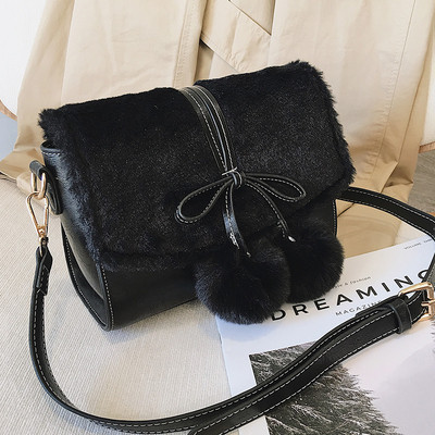 Női pehelytáska kiegészítővel több színben