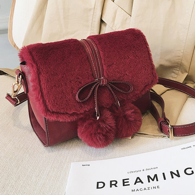 Női pehelytáska kiegészítővel több színben