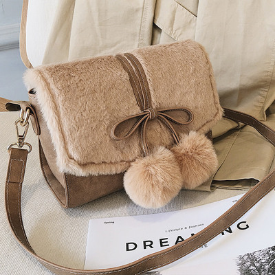 Női pehelytáska kiegészítővel több színben