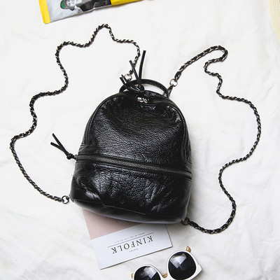 Kicsi női hátizsák fekete színben, kivehető fogantyúval