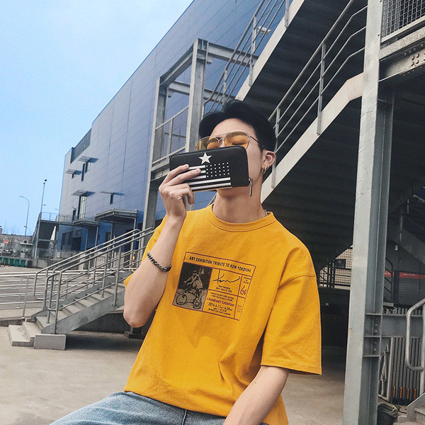 Ανδρικό πορτοφόλι με εφαρμογή και φερμουάρ σε δύο χρώματα