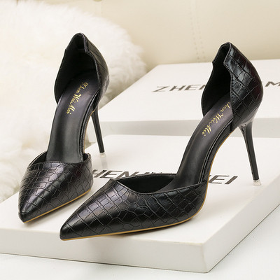 Stílusos női félig nyitott cipő négy színben