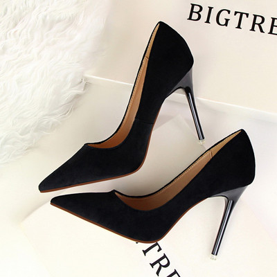 Κομψά γυναικεία παπούτσια από οικολογικό σουέτ σε διάφορα χρώματα