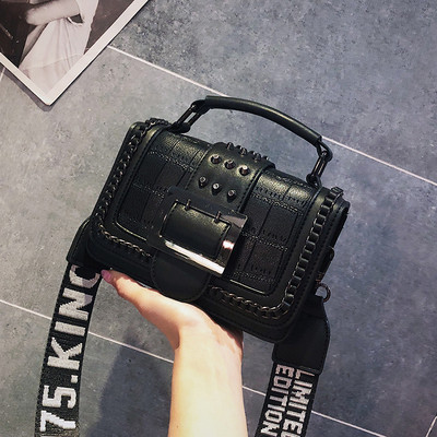 Modern női táska csattal több színben