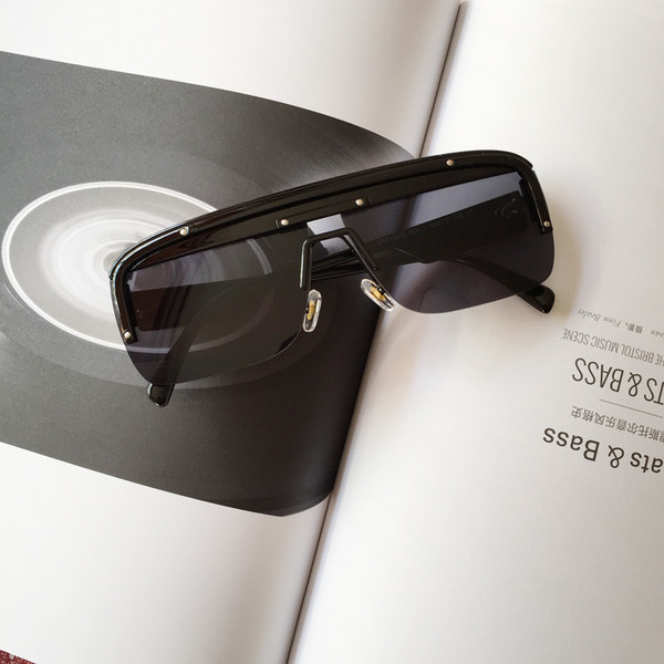 Ochelari actuali pentru barbati cu rama de plastic si lentile colorate