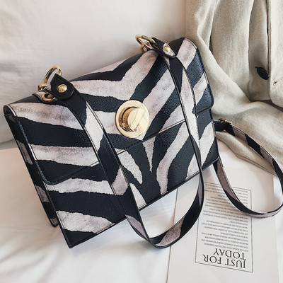 Γυναικεία κομψή τσάντα σε τέσσερα μοντέλα