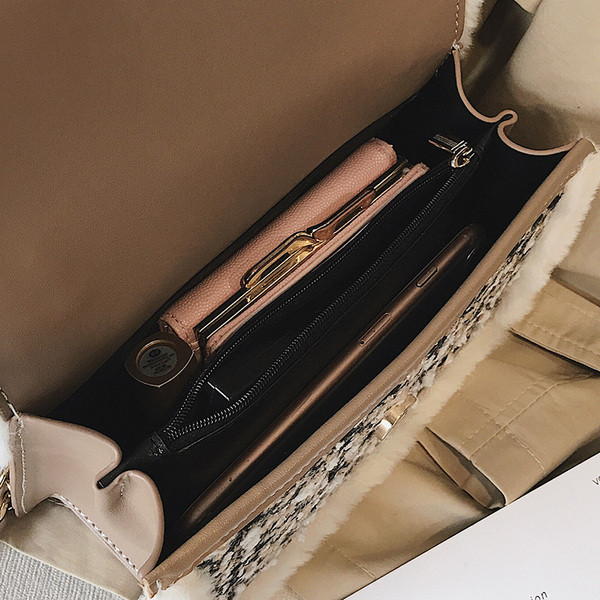 Elegáns női táska pehely elemmel