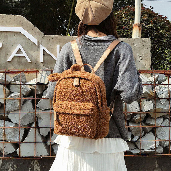 Korszerű női pehely hátizsák levehető szalaggal több színben