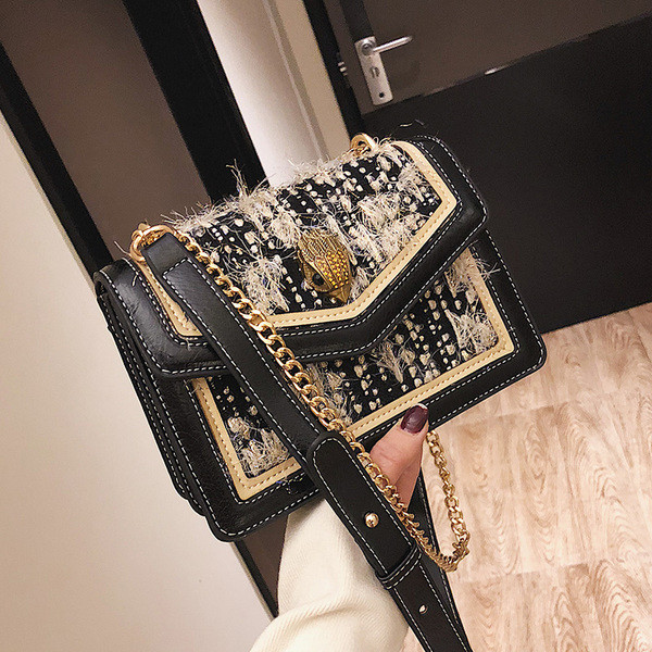 Stílusos táska hosszú füllel, több színben