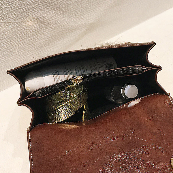 Stílusos táska hosszú füllel, több színben