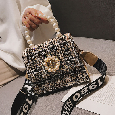 Három színben gyöngyökkel díszített női táska