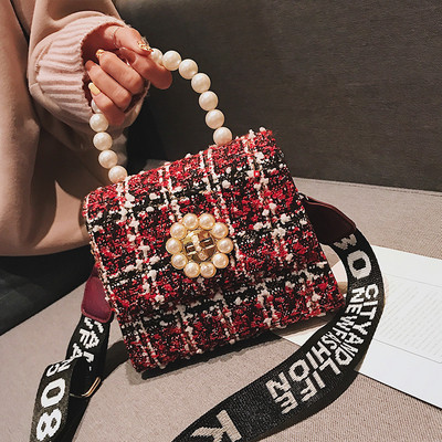 Három színben gyöngyökkel díszített női táska