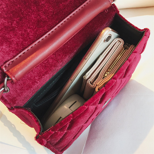 Stílusos női bársonytáska több színben