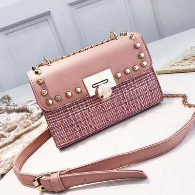 Elegáns női táska kockás mintával