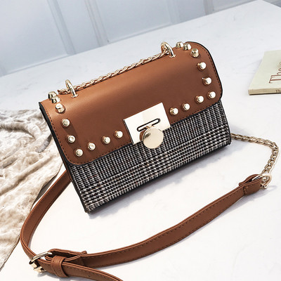 Elegáns női táska kockás mintával