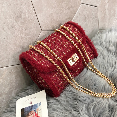 Stílusos női táska fém fogantyúval, három színben