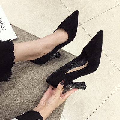 Stílusos női velúr cipő, fényes sarok hatású két színben