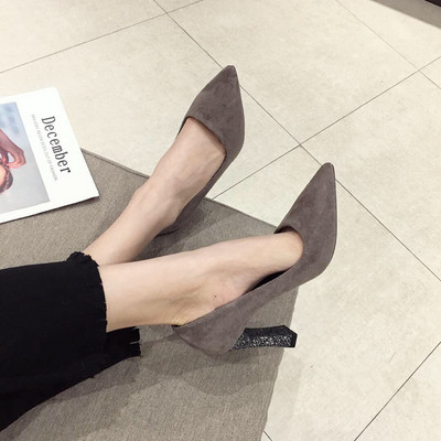 Stílusos női velúr cipő, fényes sarok hatású két színben