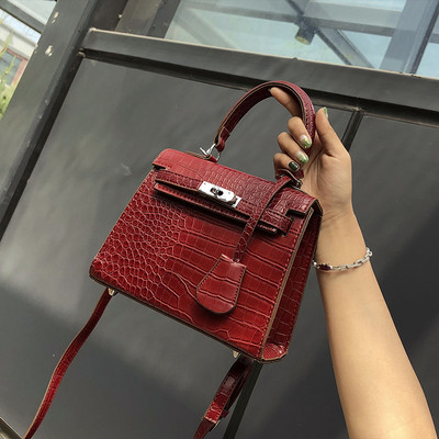 Stílusos női táska eco bőrből, hosszú és rövid fülekkel