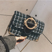 Fém csattal ellátott női táska több színben