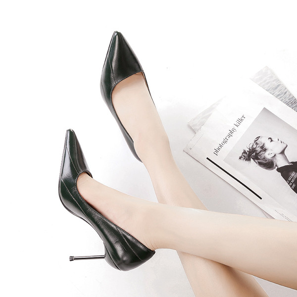 Stílusos női cipő klasszikus modell több színben