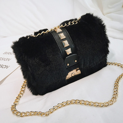 Κομψή  γυναικεία τσάντα  σε διάφορα χρώματα