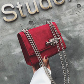 Modern női táska fém csattal