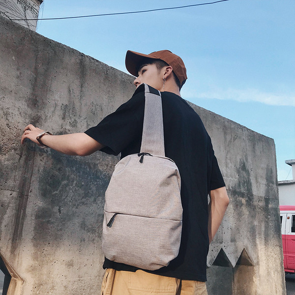 Sport-alkalmi férfi táska cipzárral szürke színben