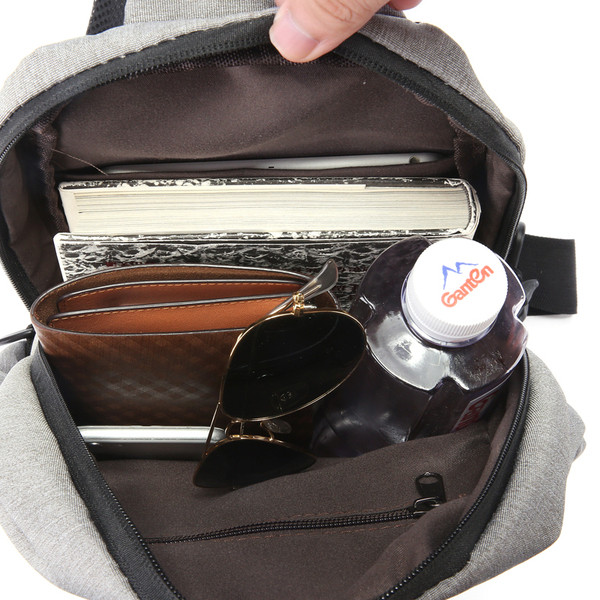 Sport-alkalmi férfi táska cipzárral szürke színben