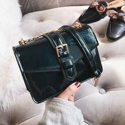 Γυναικεία τσάντα  με πόρπη σε διάφορα χρώματα