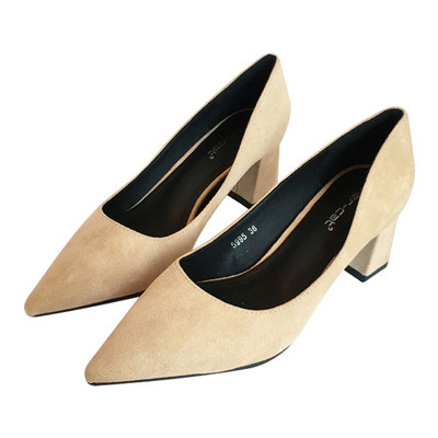 Μοντέρνα γυναικεία παπούτσια με χαμηλό τακούνι  σε δύο χρώματα