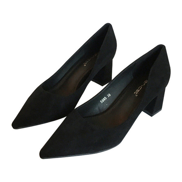 Μοντέρνα γυναικεία παπούτσια με χαμηλό τακούνι  σε δύο χρώματα