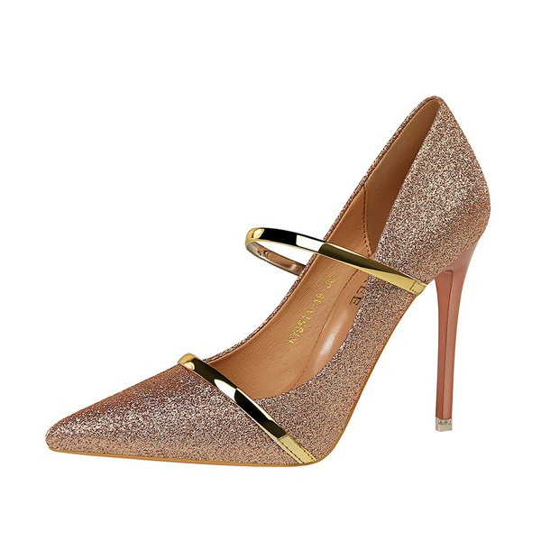 Νέα μοντέλα γυναικεία παπούτσια με κομψό αποτέλεσμα σε διάφορα χρώματα