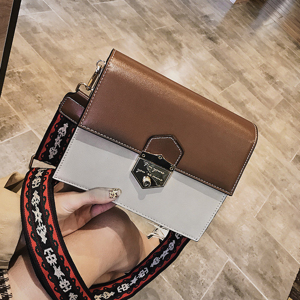 Stílusos női táska több színben