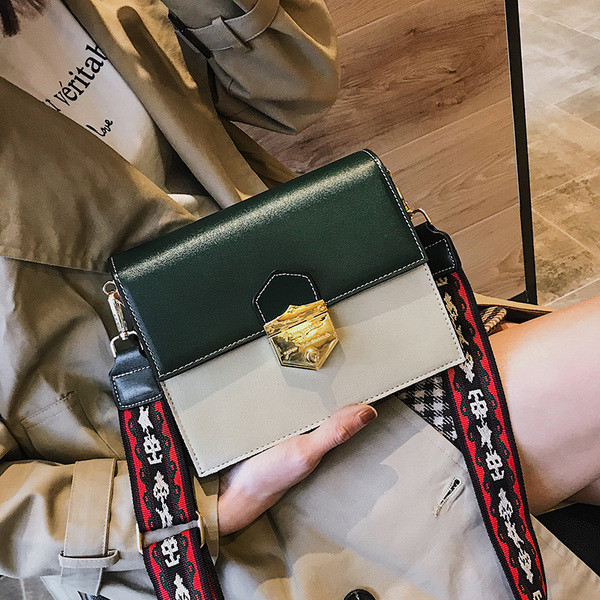 Stílusos női táska több színben