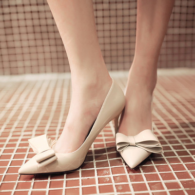 Μοντέρνα γυναικεία  παπούτσια λουστρίν  με κορδέλα σε διάφορα χρώματα