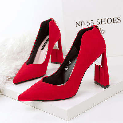 Νέο μοντέλο γυναικεία παπούτσια από  eco suede με μεταλλικό στοιχείο σε τέσσερα χρώματα