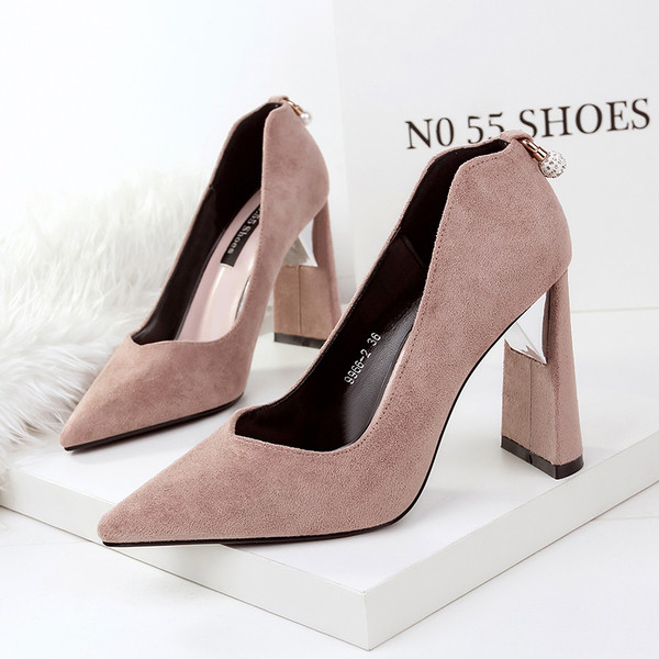 Νέο μοντέλο γυναικεία παπούτσια από  eco suede με μεταλλικό στοιχείο σε τέσσερα χρώματα