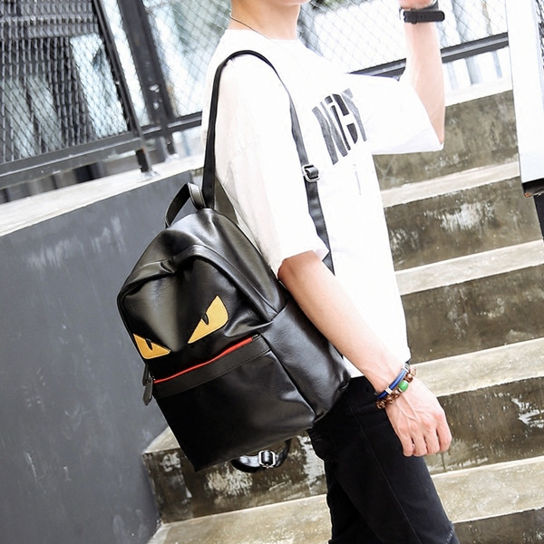 Férfi öko bőr hátizsák fekete színben 3D elemmel